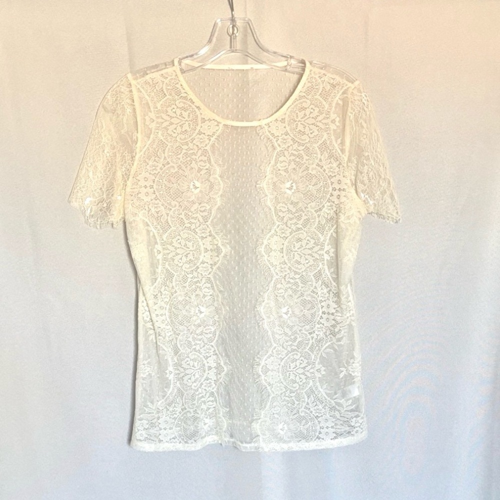 Elegant Cream‎ Lace Top